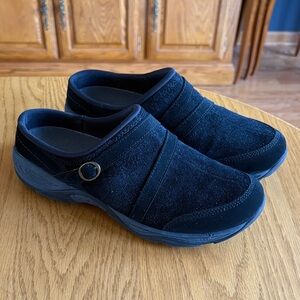 Easy Spirit Woman’s Black Loafers Slip On Like New Shoes